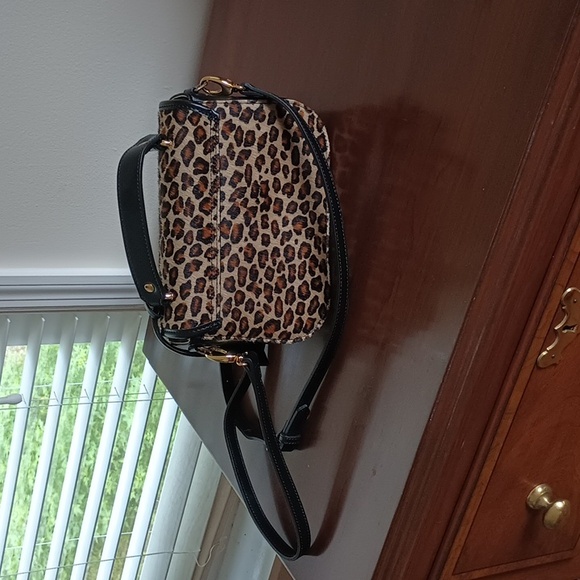 Mark & Graham Telluride Crossbody - Picture 4 of 8